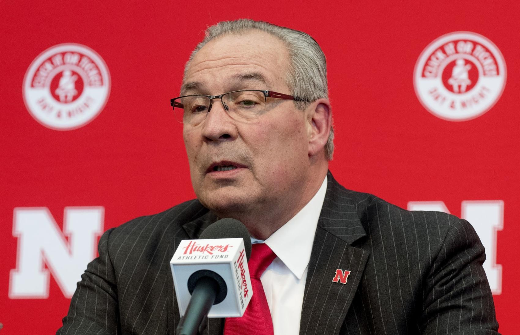 Moos says Frost and Hoiberg are 'Midwest guys who understand the Midwest'