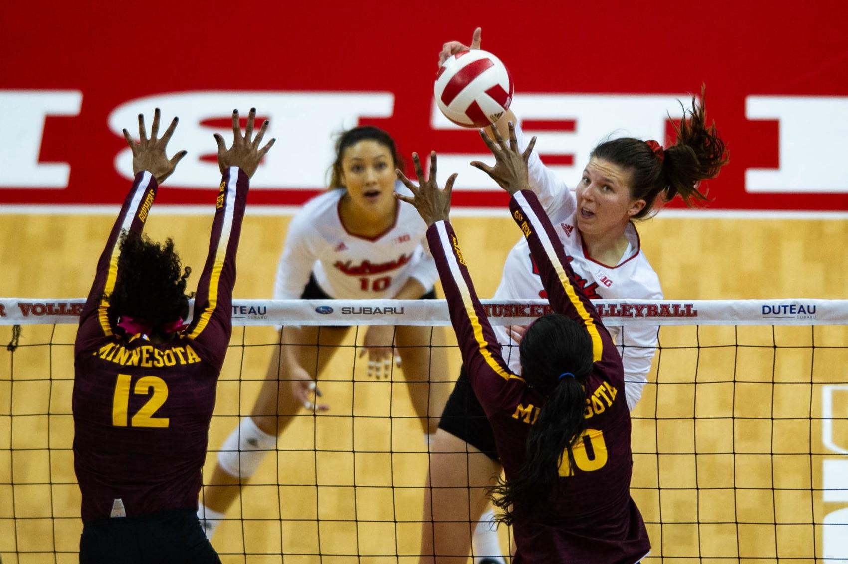 Foecke, Hames earn Big Ten Conference volleyball awards
