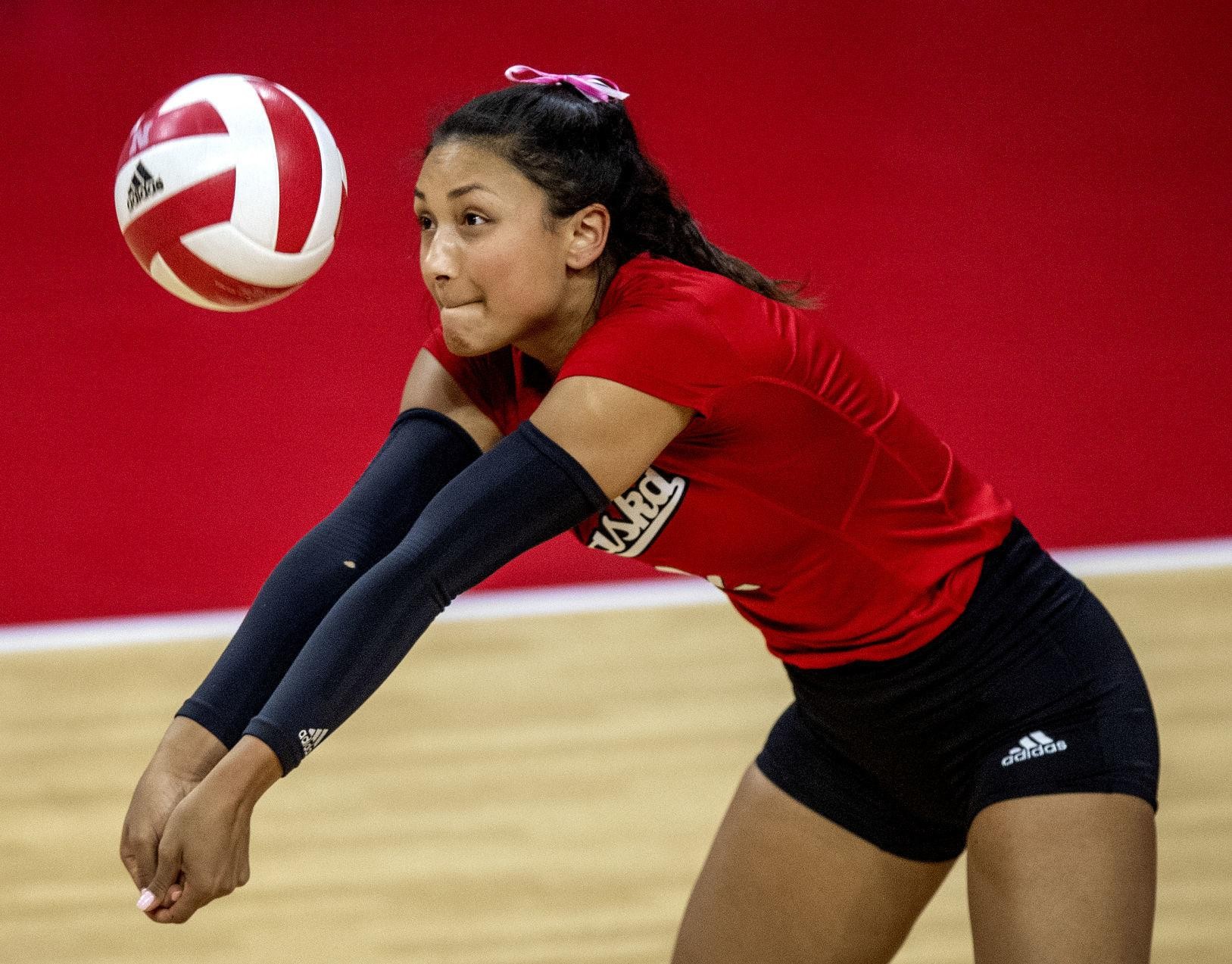 Position switch going well for Knuckles and No. 7 Nebraska volleyball team