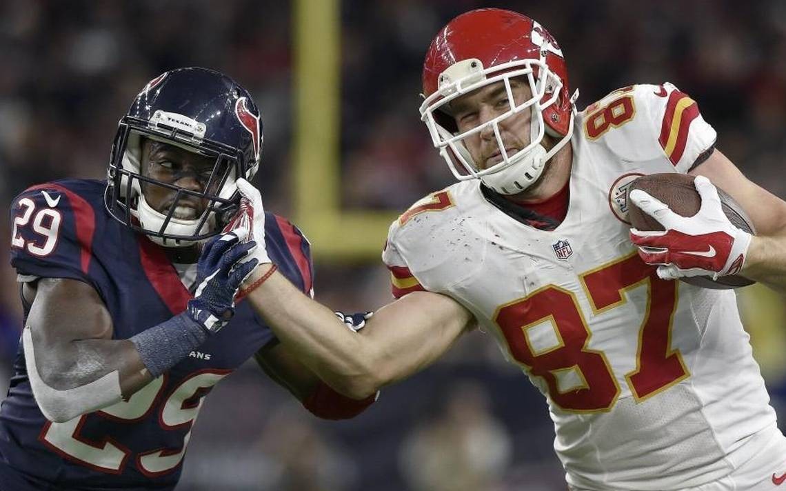 Chiefs sign tight end Travis Kelce to fiveyear contract extension
