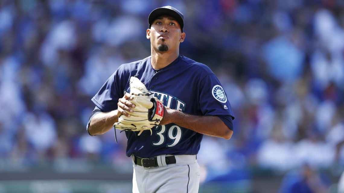 Mariners drop struggling Diaz from closer's role