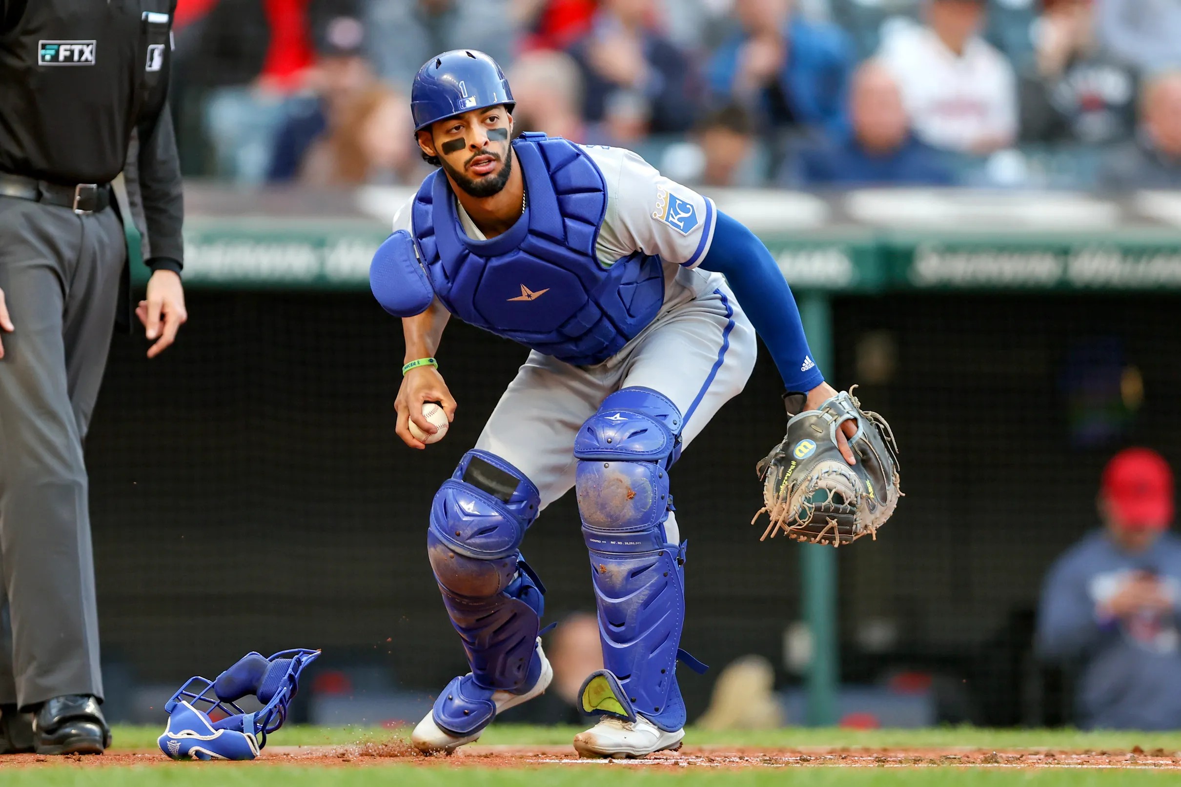 Why is Salvador Perez a bad pitch framer? - Royals Review