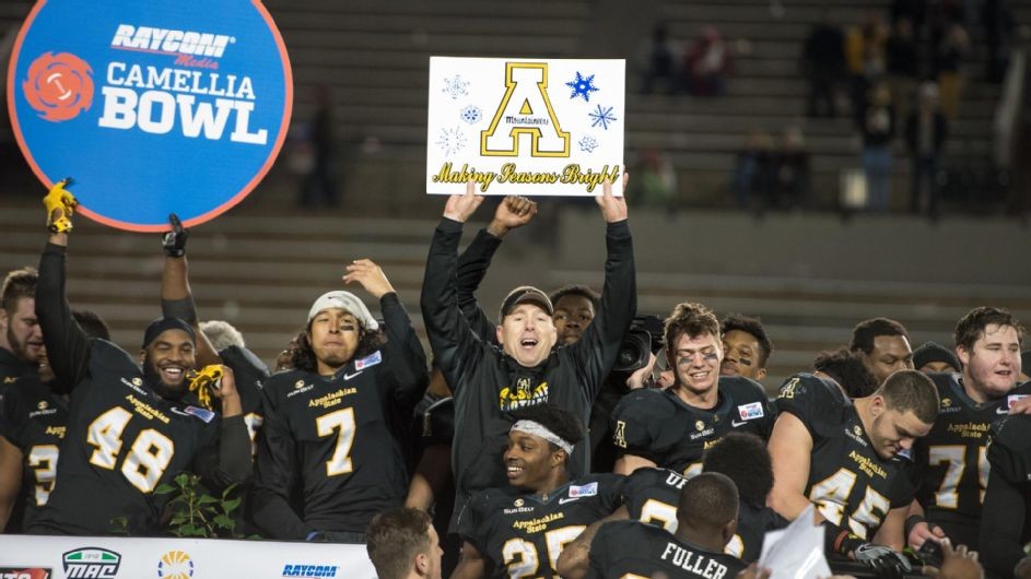 Appalachian State wins first bowl game as time expires