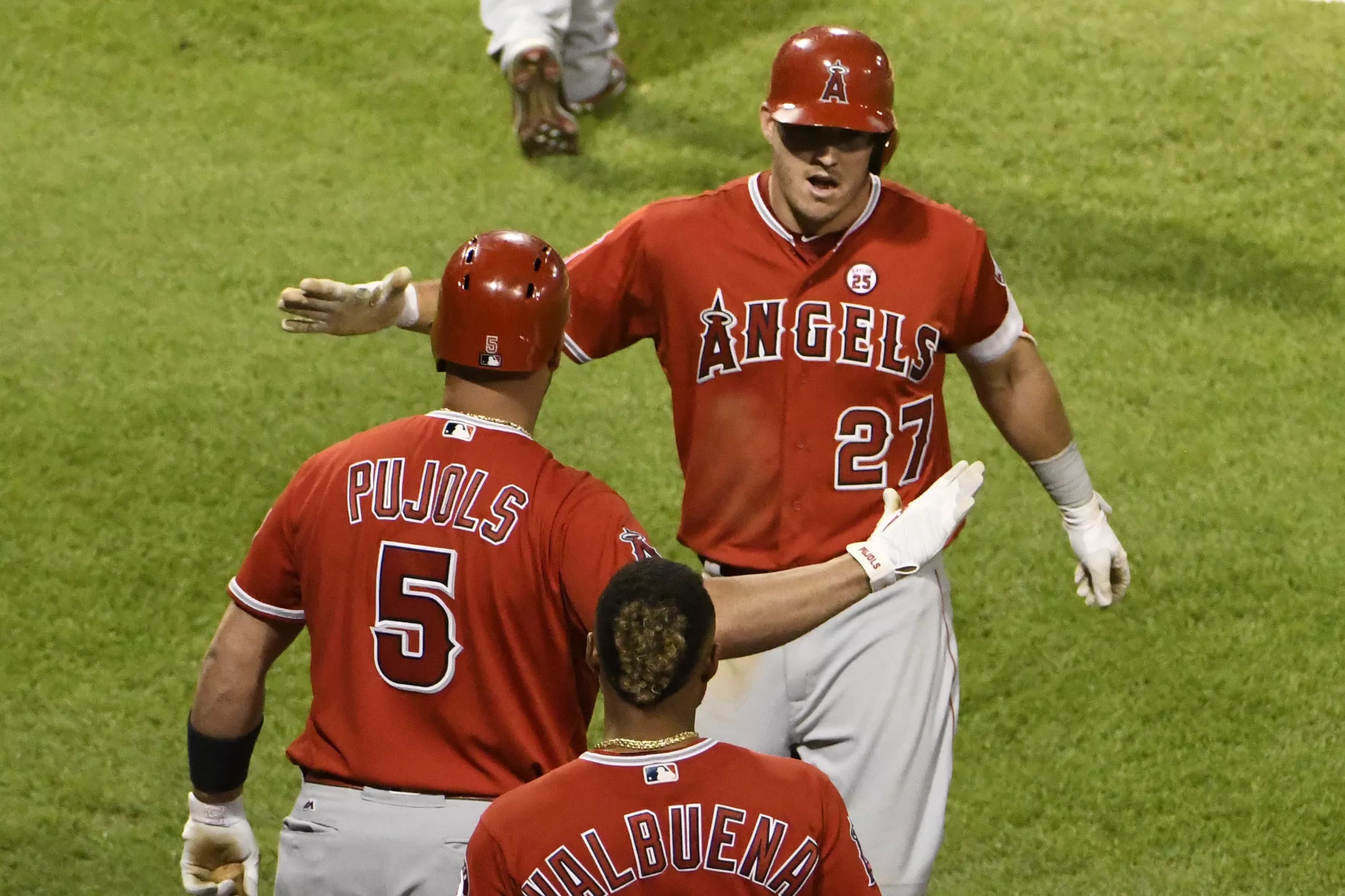 angels-set-roster-for-opening-day-la-times