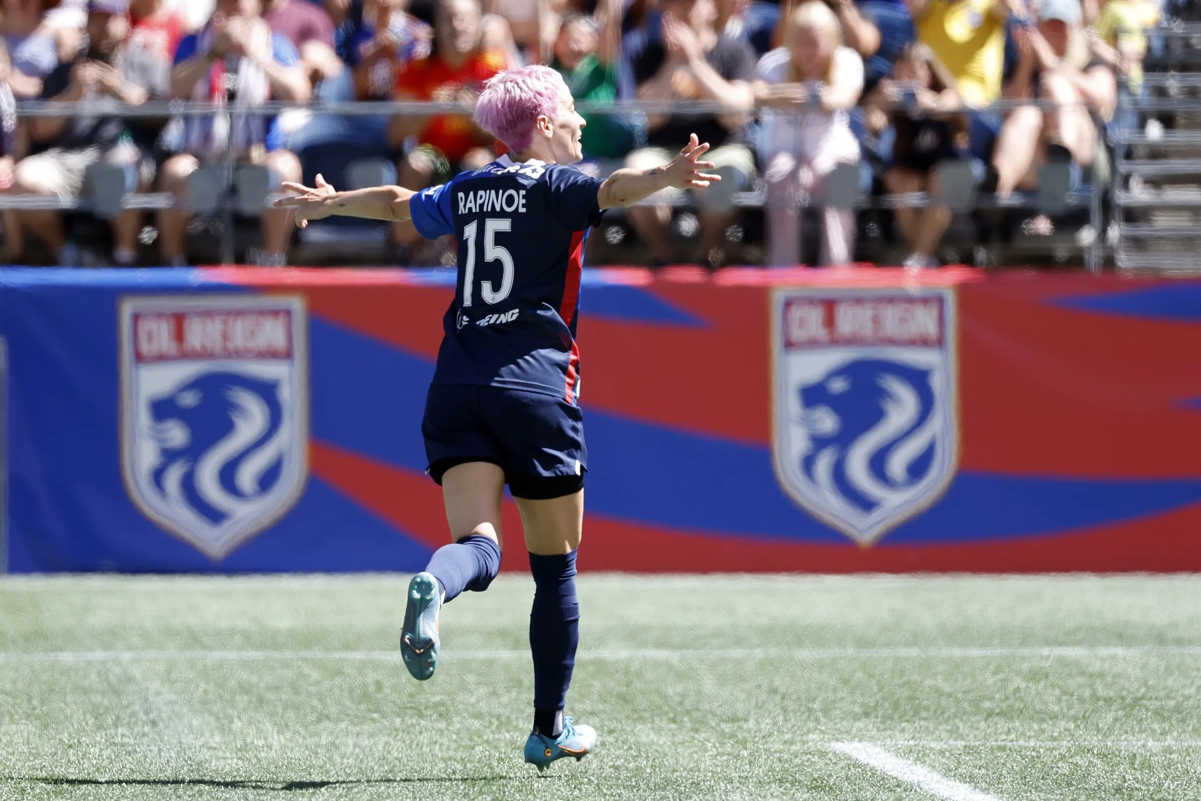 Timeless Megan Rapinoe Is Stepping Up At Ol Reigns Crunch Time 