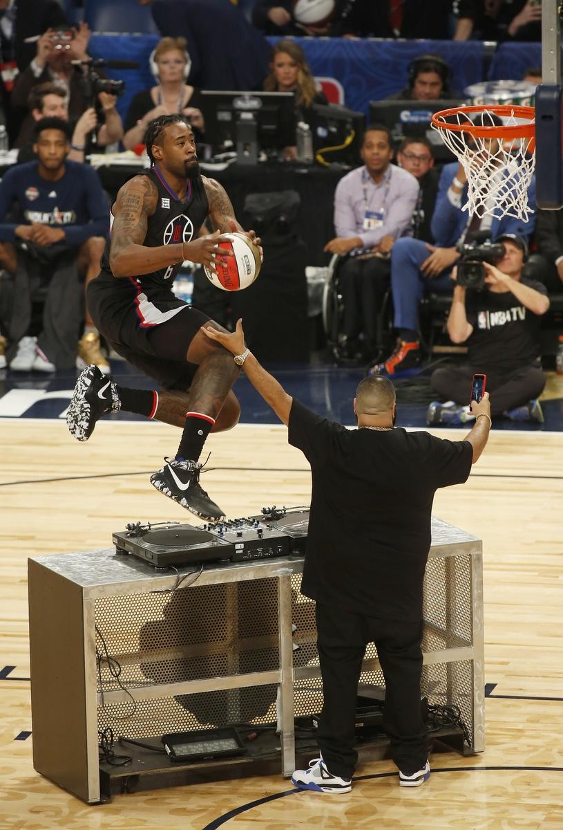 Clippers' DeAndre Jordan bows out of first round of NBA Dunk Contest
