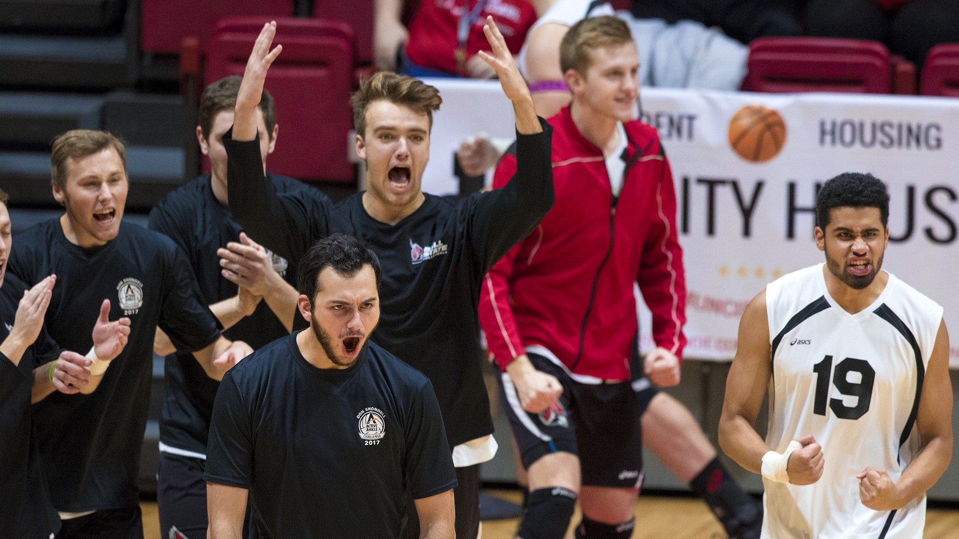 Men’s Volleyball Wins Round One Against InState Rival Fort Wayne Thanks to Powerful Performance