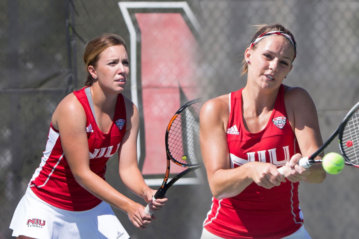 Women's tennis competes in Drake Invitational