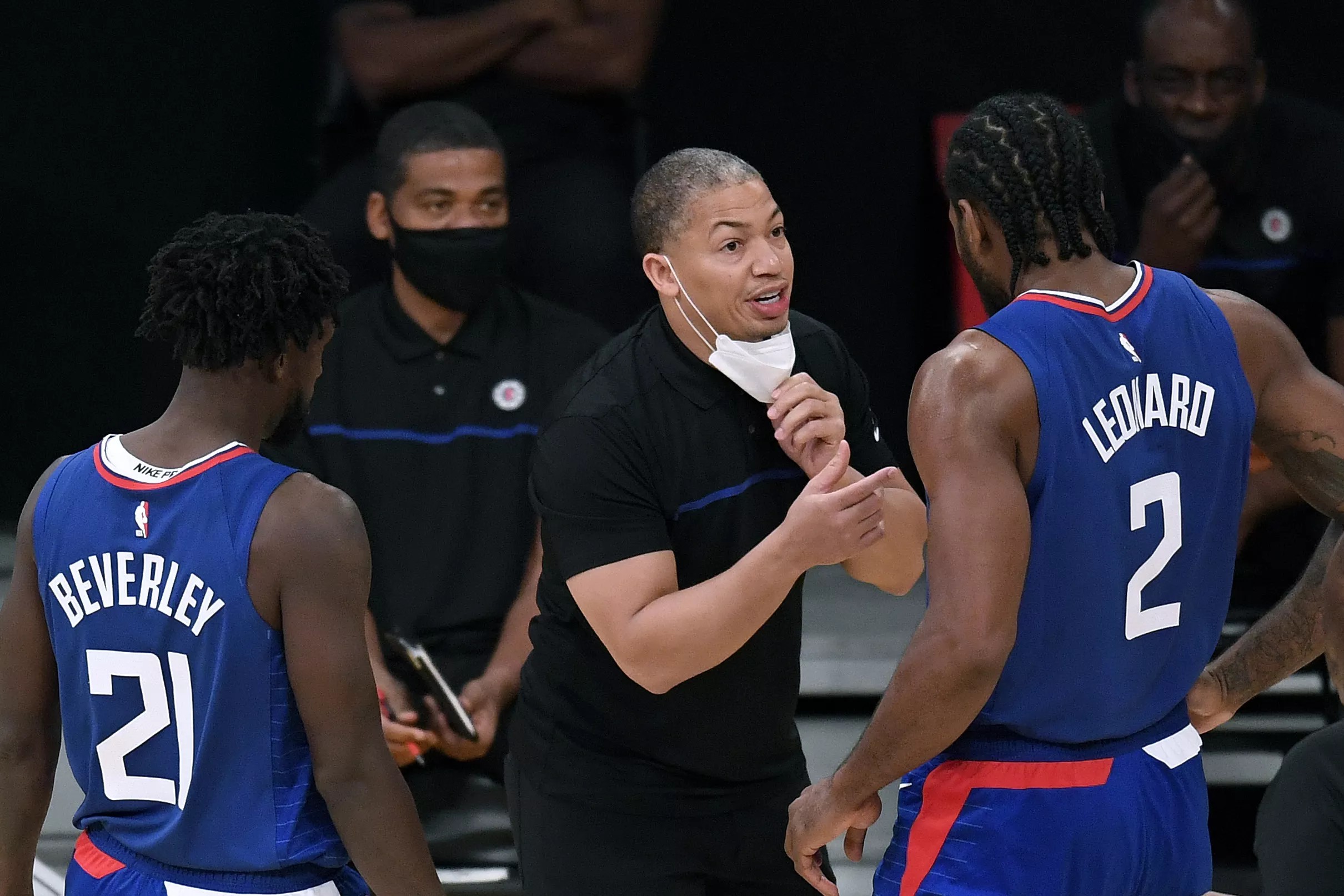 Clippers kick off preseason with 8781 loss to Lakers