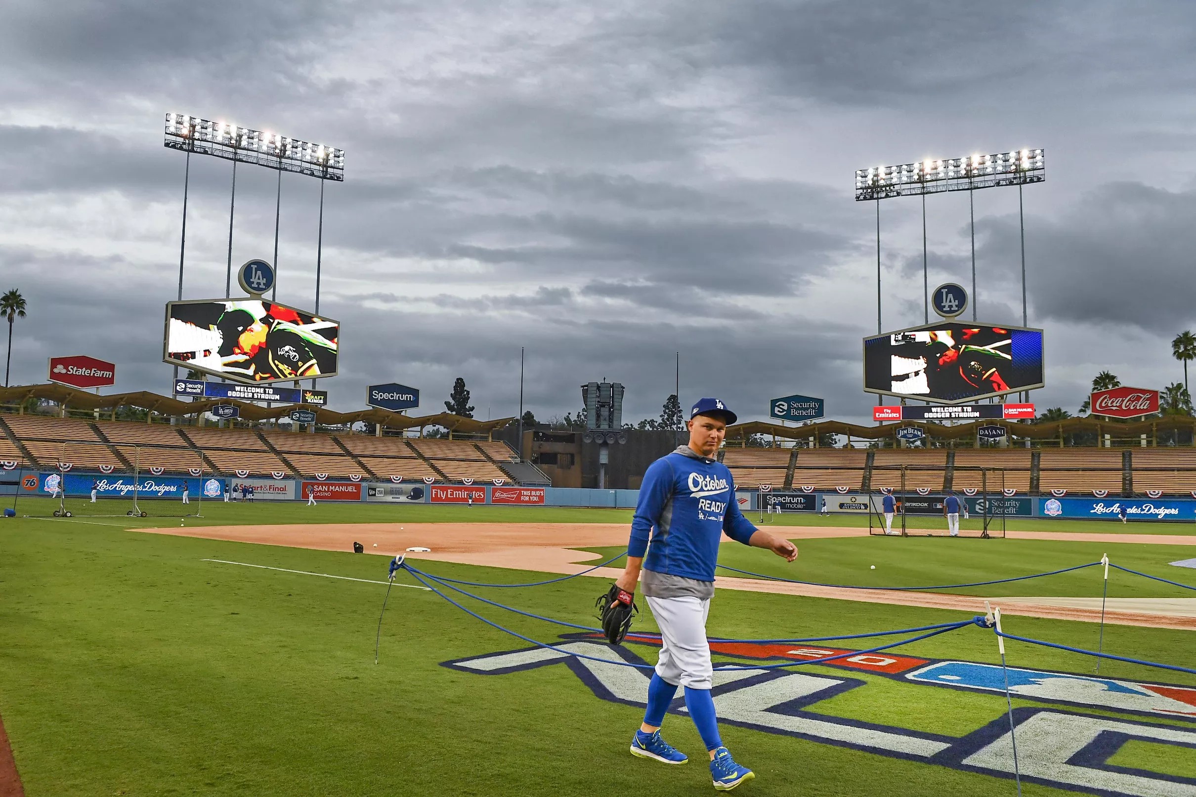 Dodgers unveil roster for NLDS