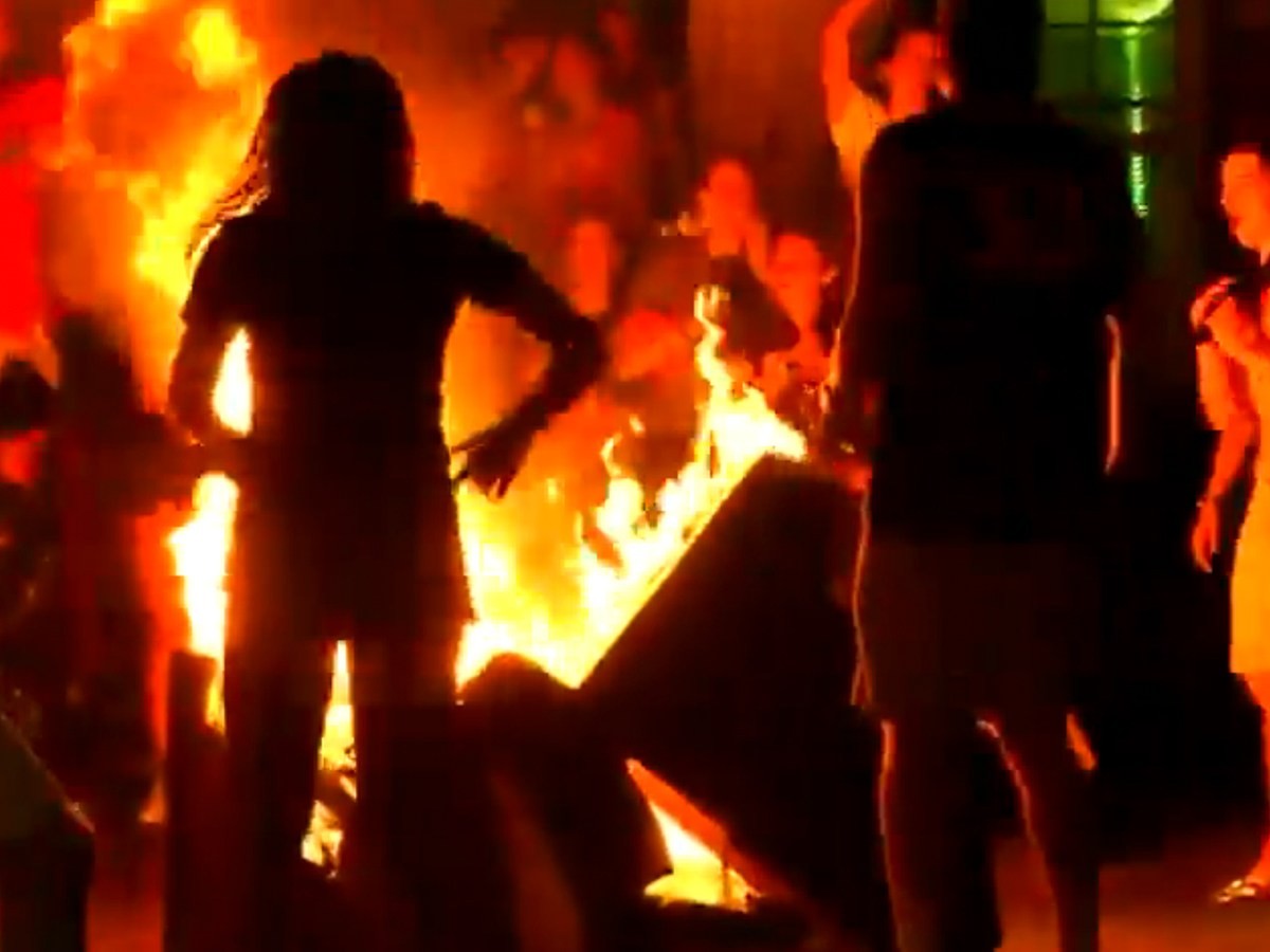 Virginia Basketball Burn The Couches!!! To Celebrate Title