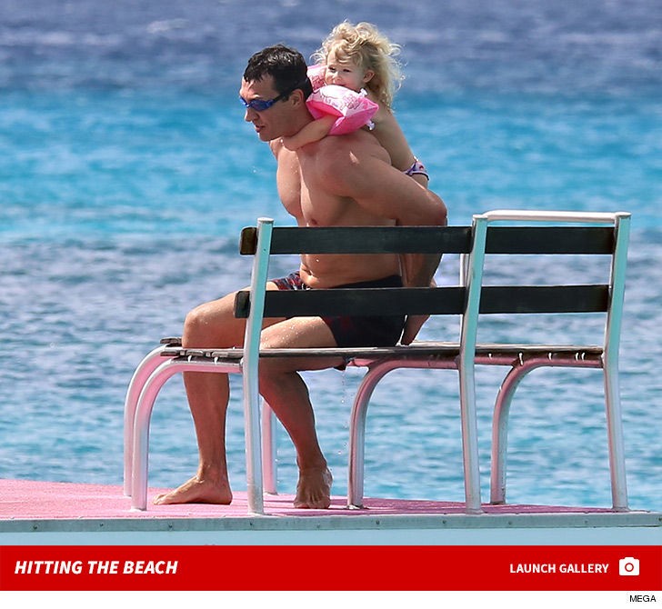 Wladimir Klitschko Crushes Barbados Beach ... on Daddy-Daughter Date.