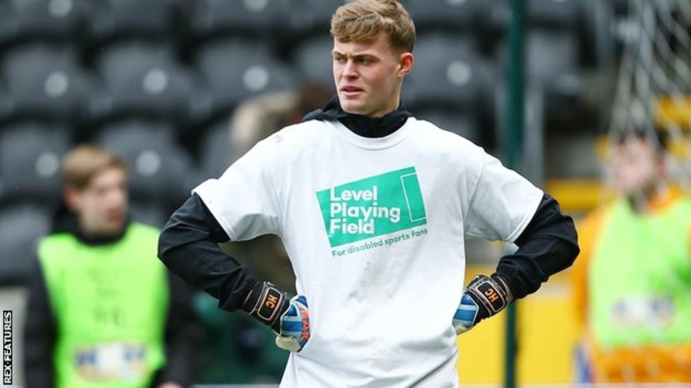 Harvey Cartwright & Lucas Bergstrom Peterborough sign Hull and Chelsea