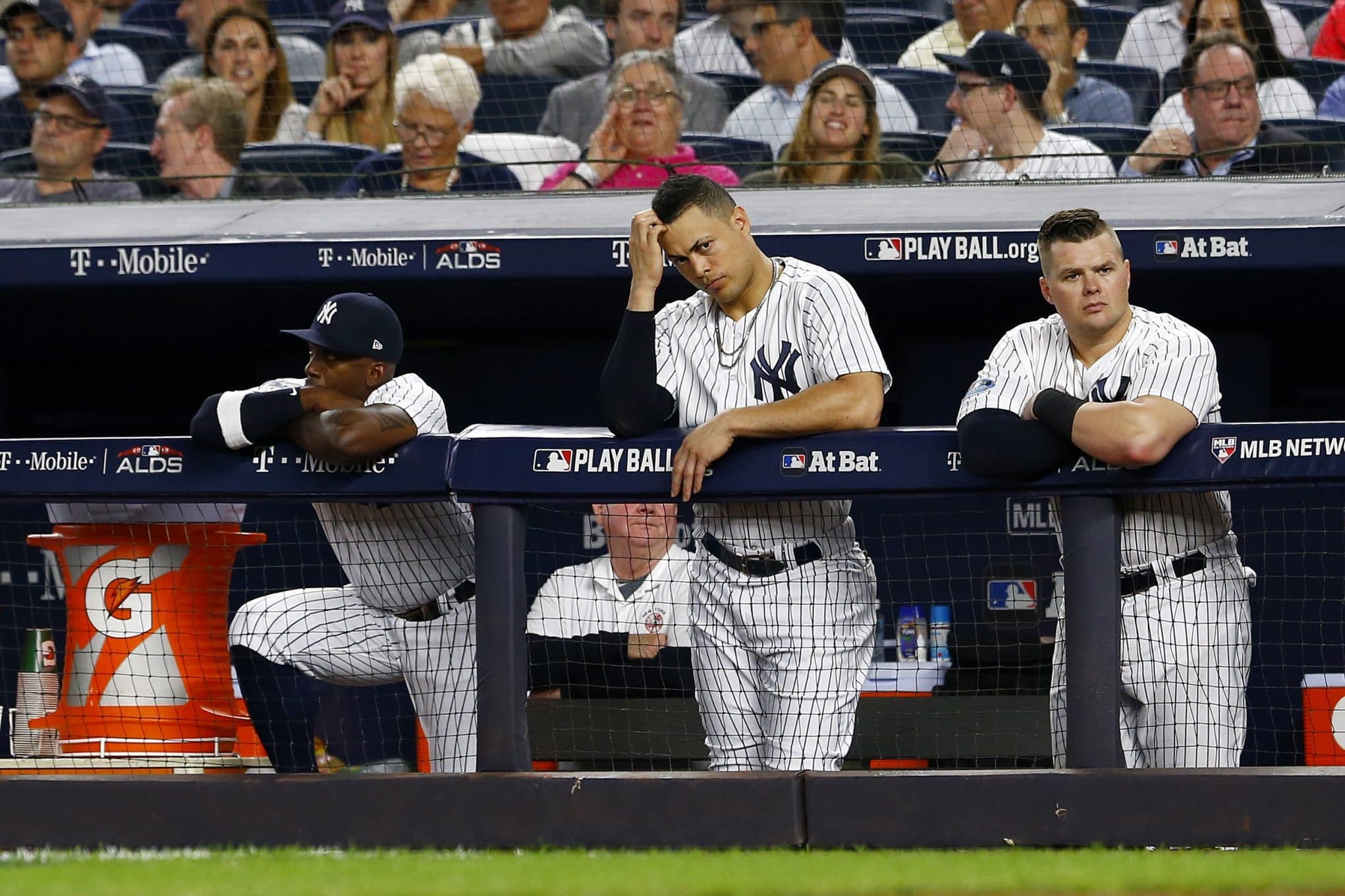 New York Yankees crumble in Game 4 to the Red Sox (Highlights)