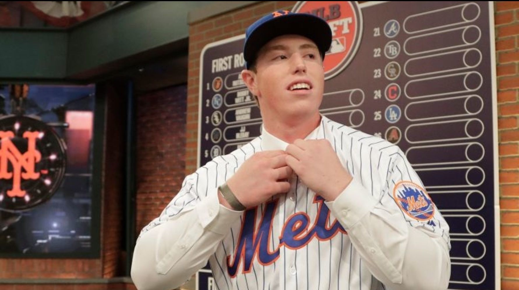 New York Mets sign 1stround pick 3B Brett Baty (Report)