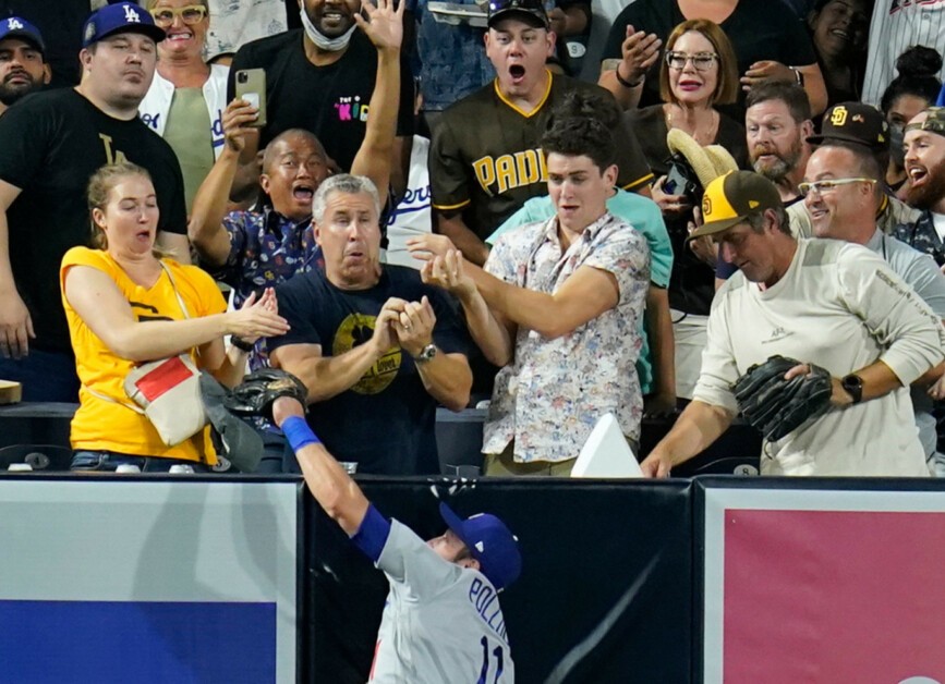 WHAT A GRAB! AJ Pollock GETS UP to rob Manny Machado of a home run