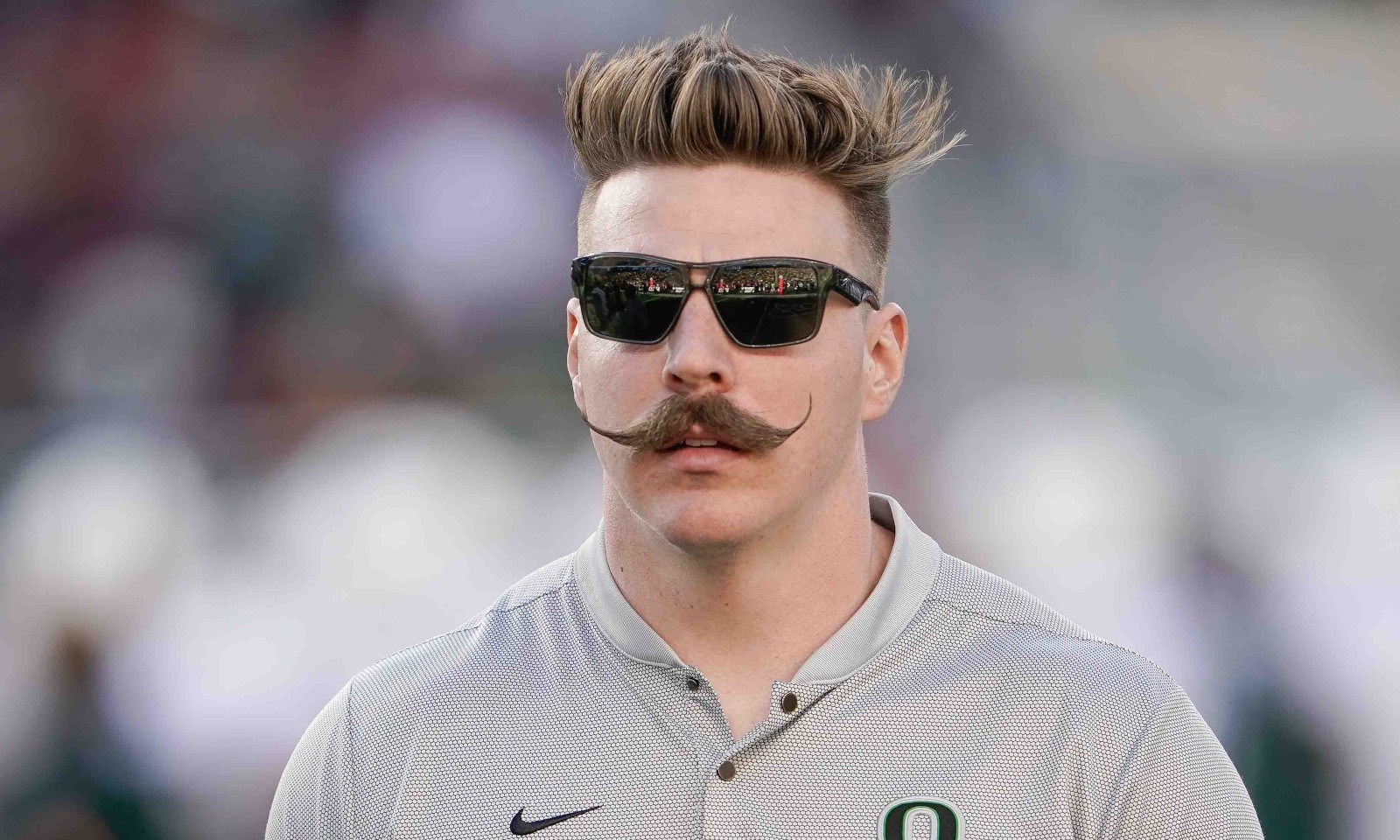 Strength coach Aaron Feld removes Oregon from Twitter bio