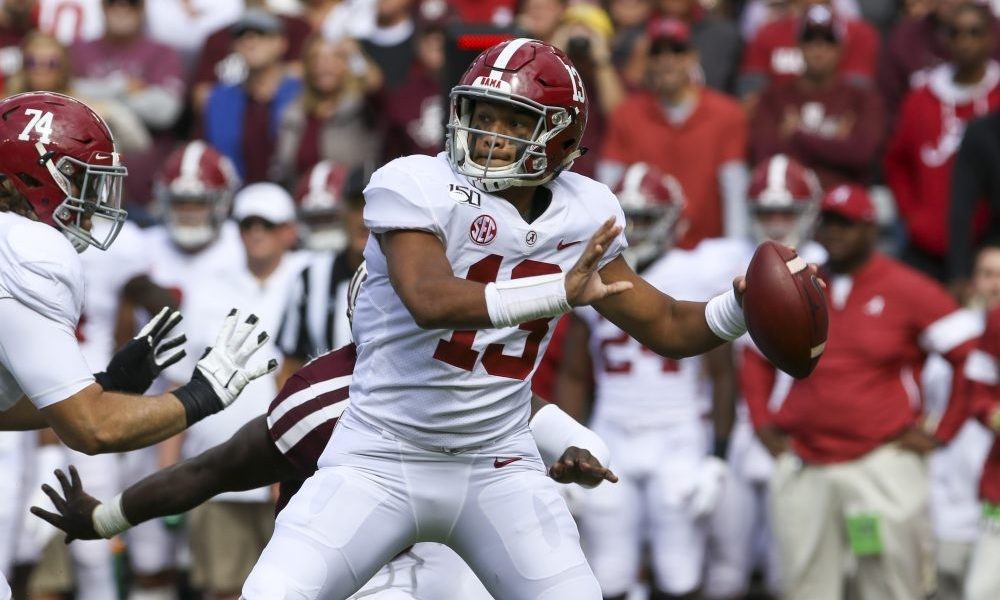 Tua Tagovailoa breaks another school record as Alabama heads into halftime