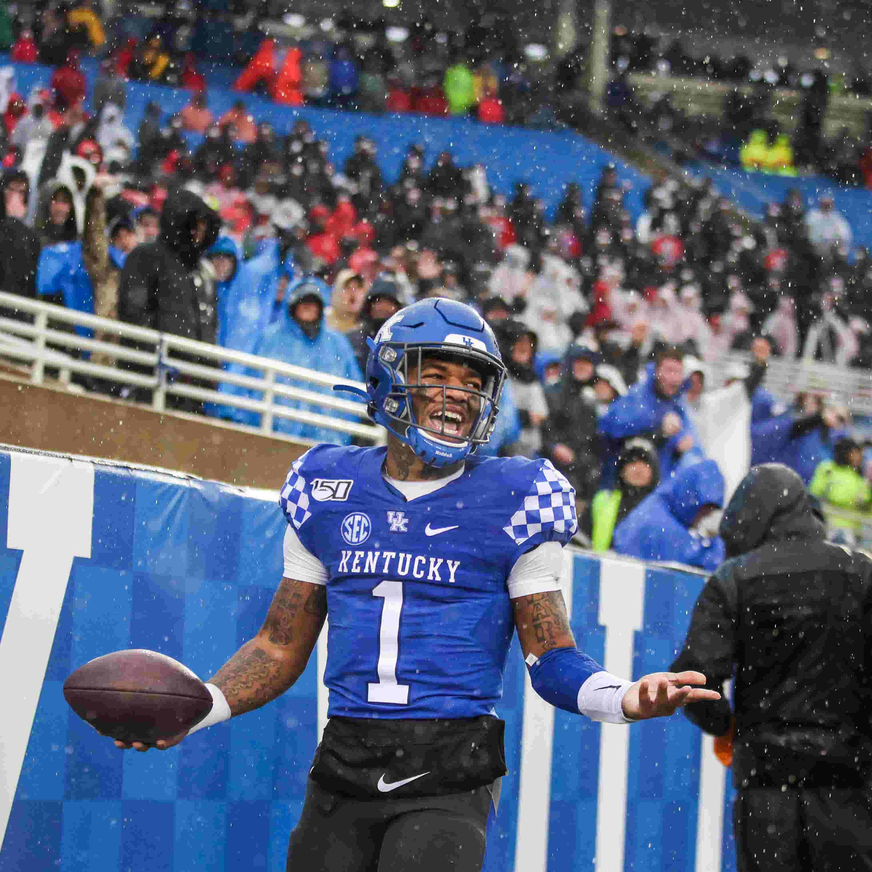 Kentucky football star Lynn Bowden enters NFL draft, will play in Belk Bowl