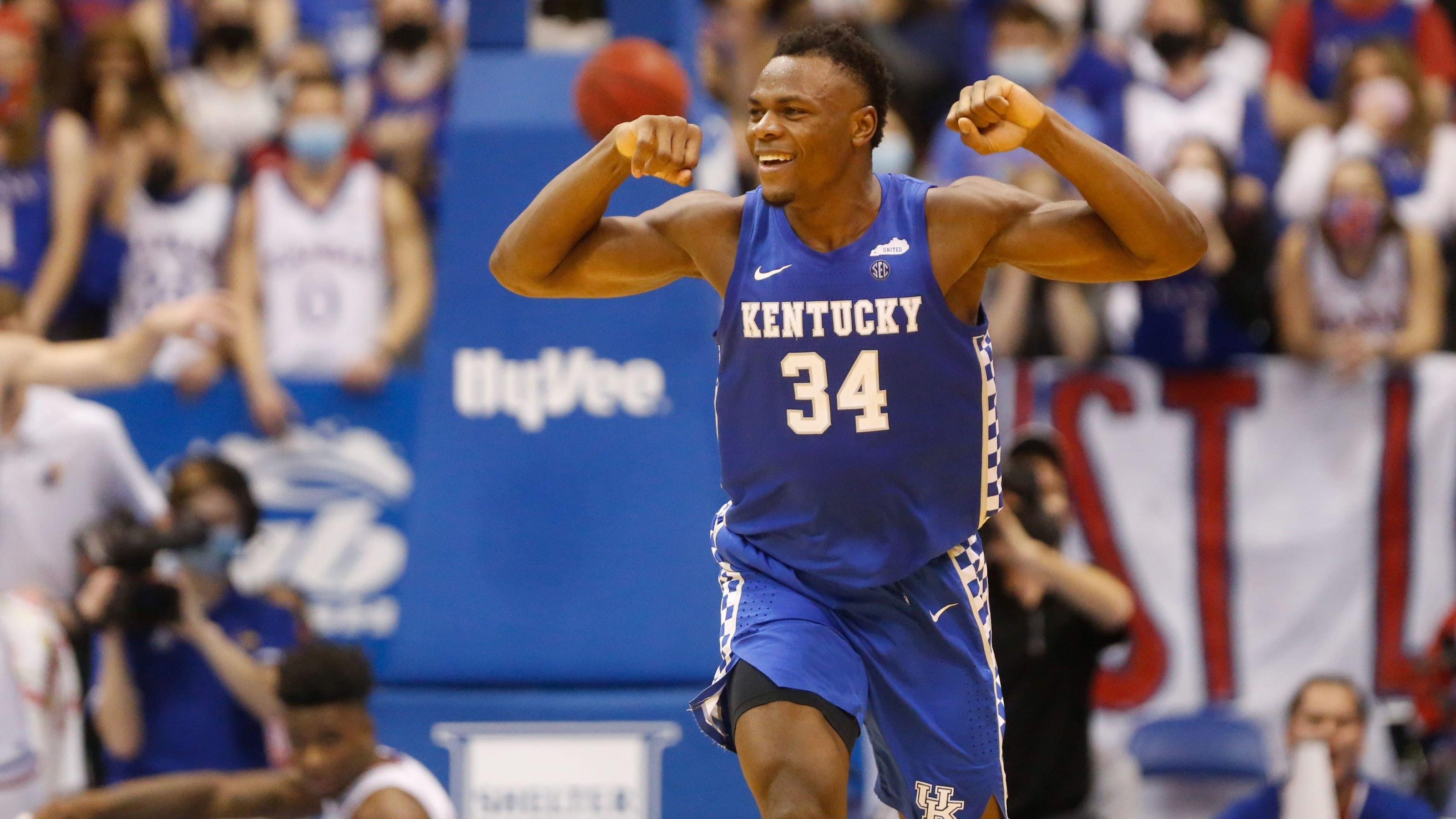 National Player Of The Year Oscar Tshiebwe Is Returning To Kentucky ...