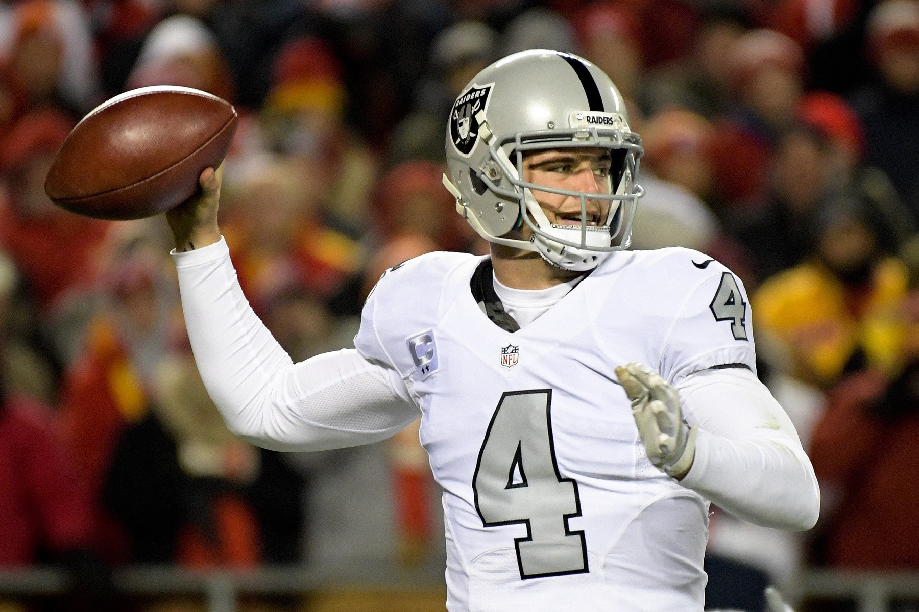 Raiders Starting QB Derek Carr In Week 6