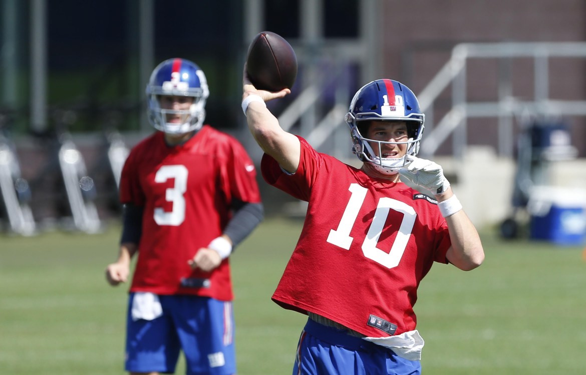 New York Giants Eli Manning Makes Throws, Training Camp Has First Scuffle