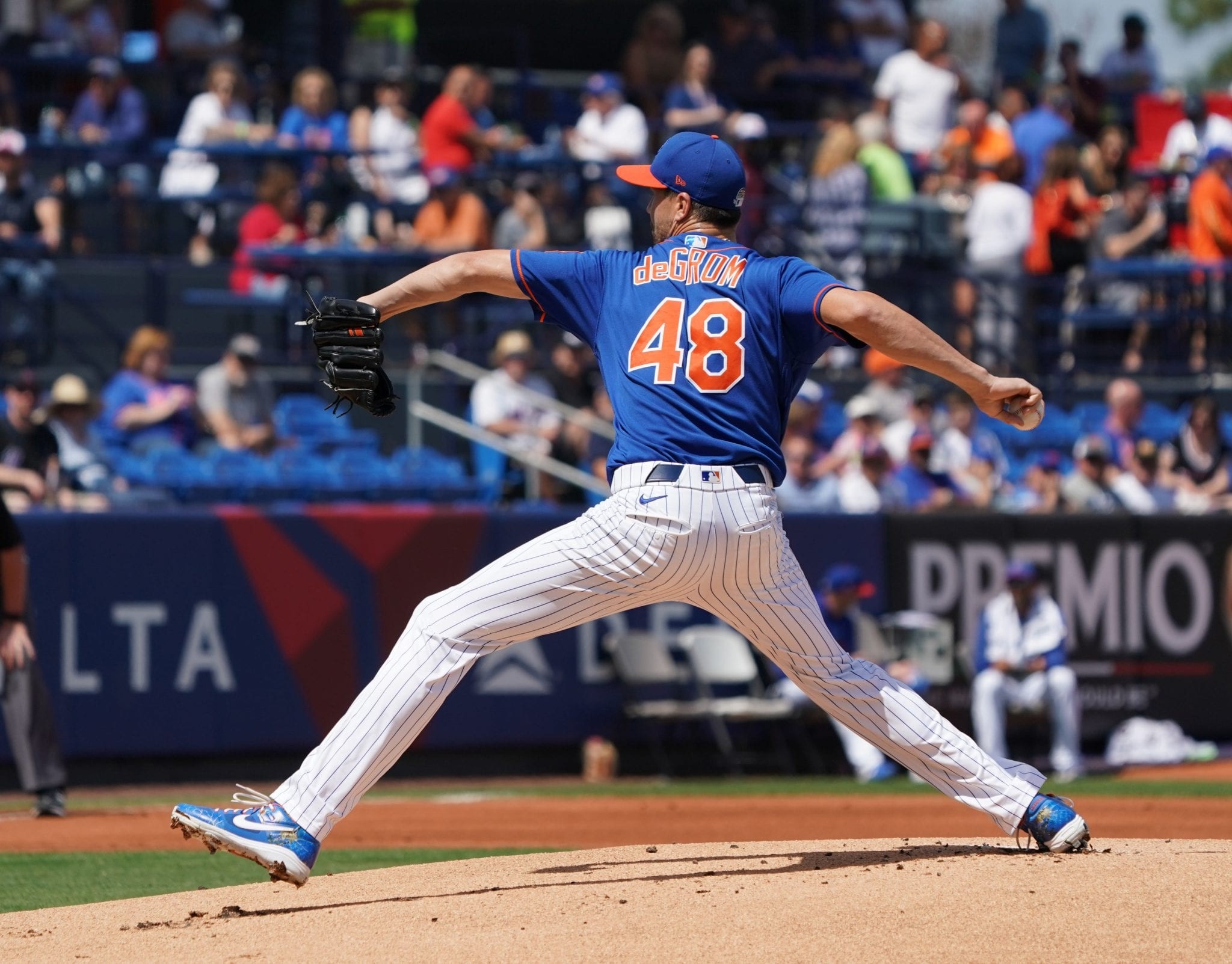 New York Mets deGrom Dominant in RainShortened 61 Win