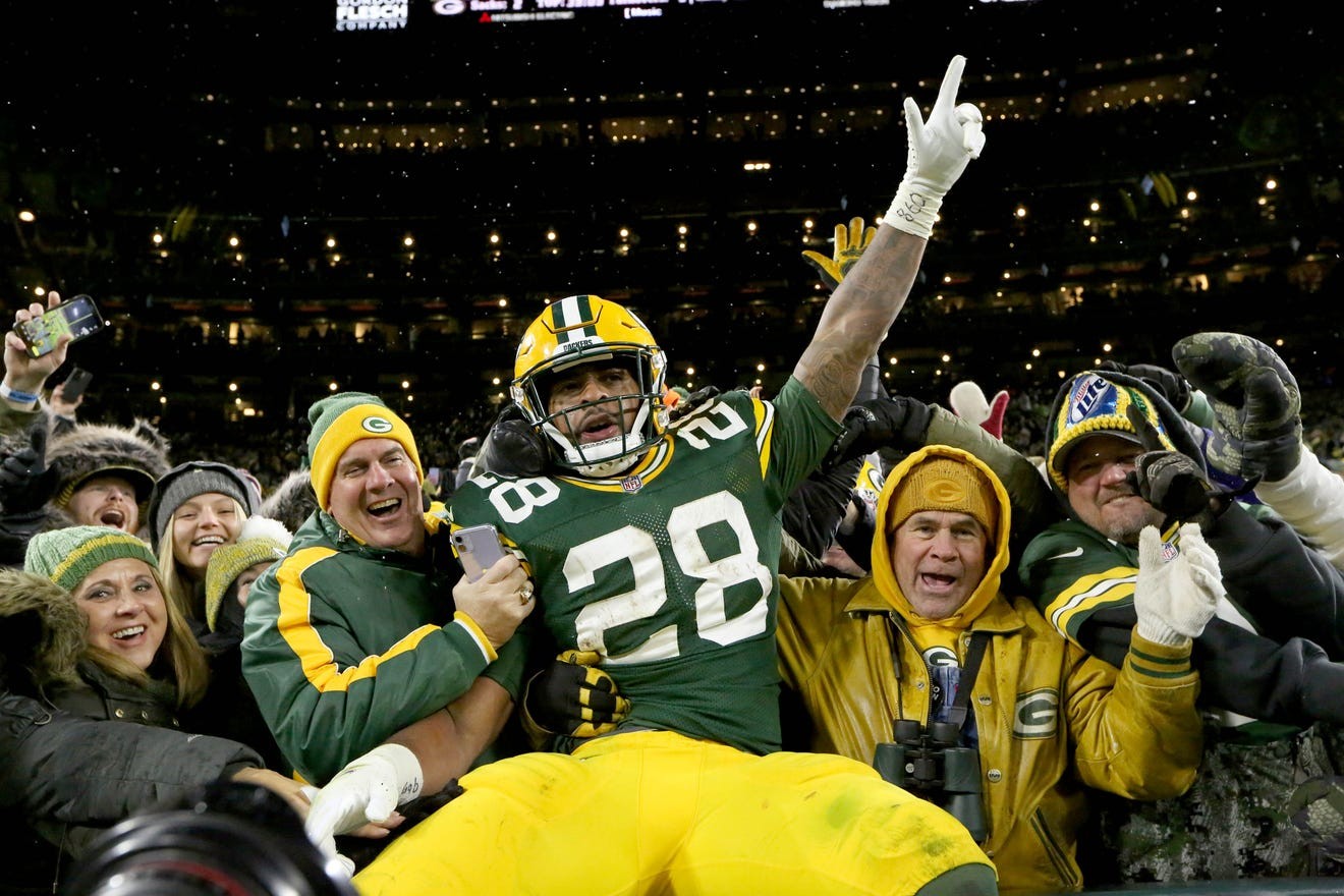 LeRoy Butler, inventor of Lambeau Leap, jumps into Hall of Fame