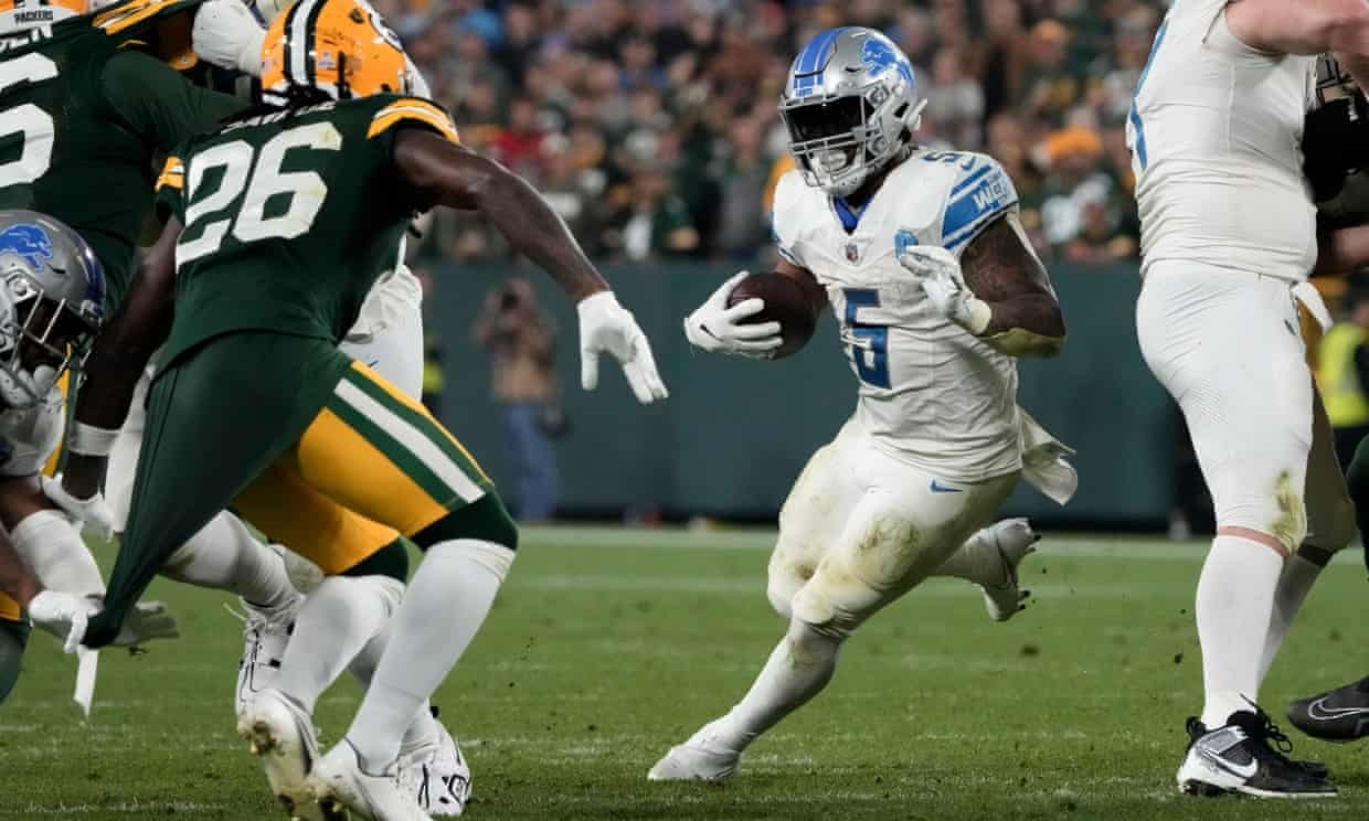 David Montgomery runs wild as Lions beat Packers 34-20 to take early  command of NFC North