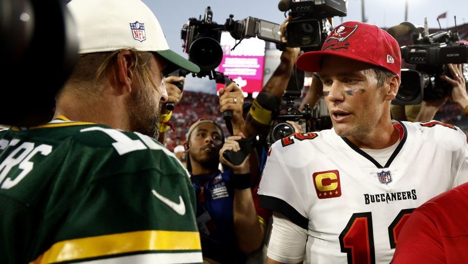 Tom Brady says he hopes Aaron Rodgers doesn't retire: 'The league needs  good quarterbacks'