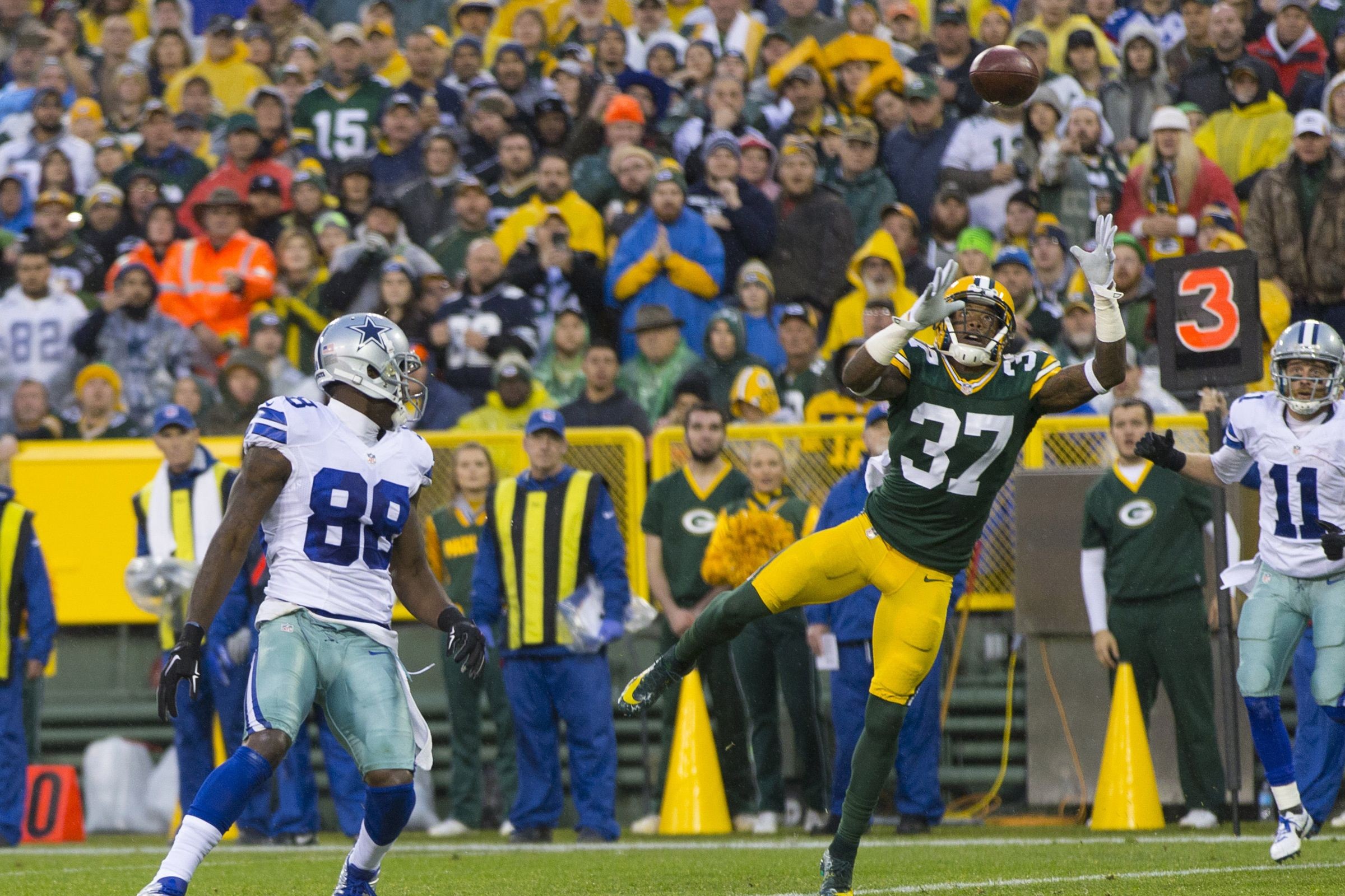 CowboysPackers Week 14 Halftime Update Green Bay leads 140