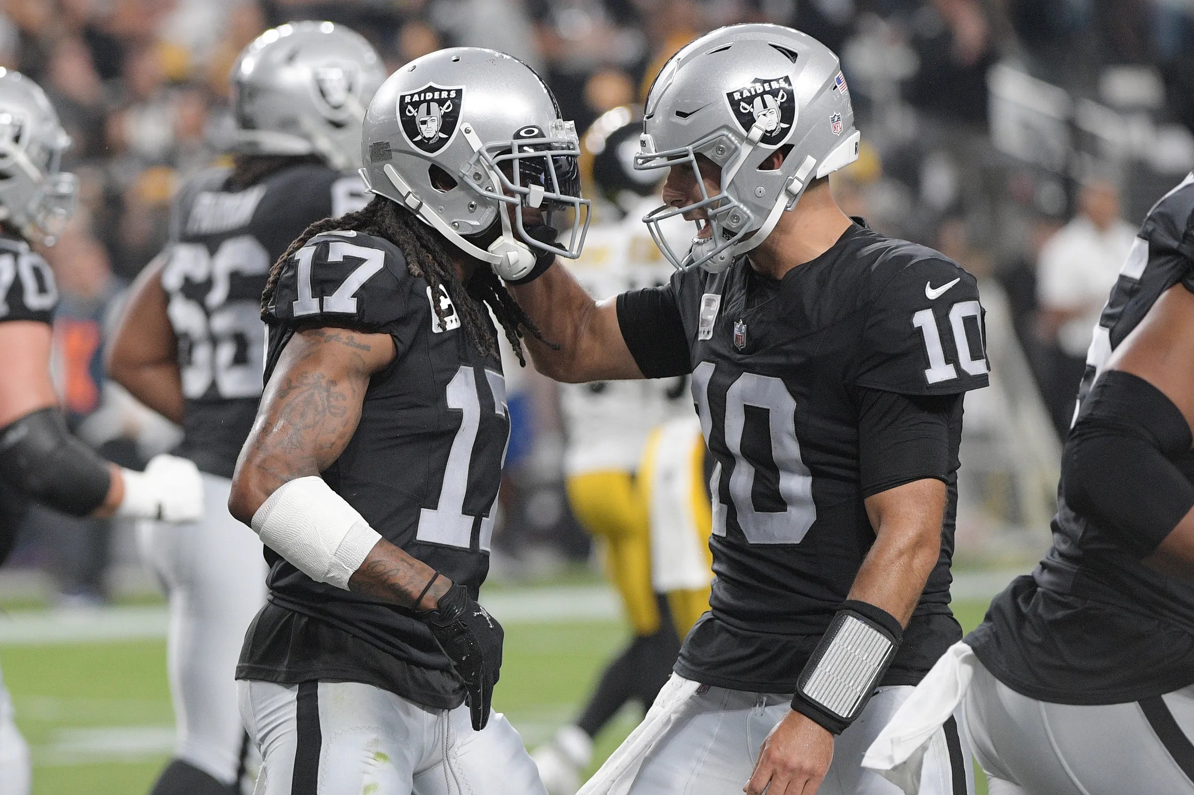 Raiders' Davante Adams, Jimmy Garoppolo return to practice