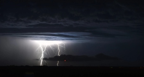 Chiefs-Bills game delayed by lightning, thunderstorm