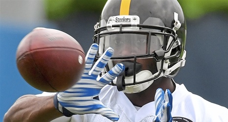 Antonio Brown tells Le'Veon Bell to 'show up'