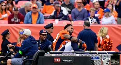 Safety Caden Sterns injures knee during Broncos-Raiders game - CBS Colorado
