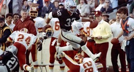 Marcus Allen 74 yard TD Run Super Bowl XVIII (1983) 