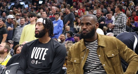 Lakers' Anthony Davis will not trade numbers with LeBron this season -  Silver Screen and Roll