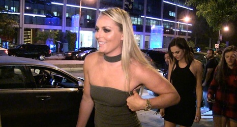 Lindsey Vonn -- Parties In Hollywood ... In Skin Tight Dress (VIDEO)