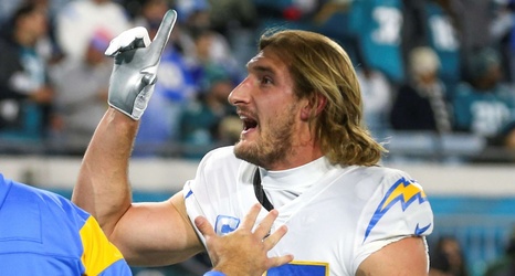 Eagles fan goads Joey Bosa into shouting match before 49ers game