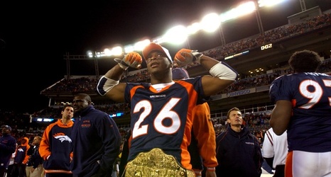 TBT: That time Broncos' Clinton Portis wore a world heavyweight belt