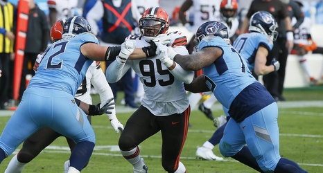 Cleveland Browns have an issue at right tackle - Dawgs By Nature