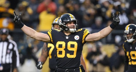 Members Of The Pittsburgh Steelers Take To Social Media After