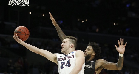 Uw Huskies Just Miss Top 25 In Ap Preseason Men S Basketball Poll