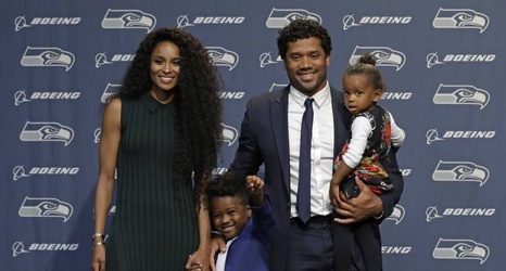 russell mom his house wilson mother surprise bleacher report