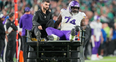 Vikings offensive tackle Oli Udoh lost for the season with torn quad tendon