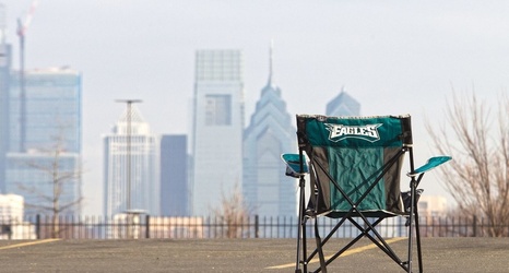 Eagles' fans show team spirit for early morning tailgate party at
