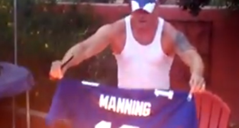 Giants fans are already burning Eli Manning jerseys