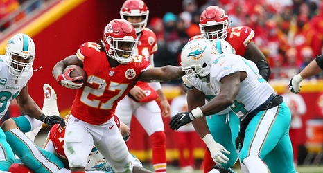 Chiefs Defeat Dolphins, 29-13, To Capture Second-Straight AFC West Title