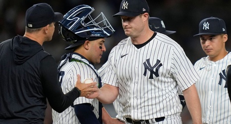 Wagging his finger at the Mariners, Cole stops the Yankees' 4-game skid  with a 3-1 win