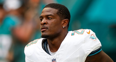 De'Von Achane injury updates: Dolphins rookie RB carted off during